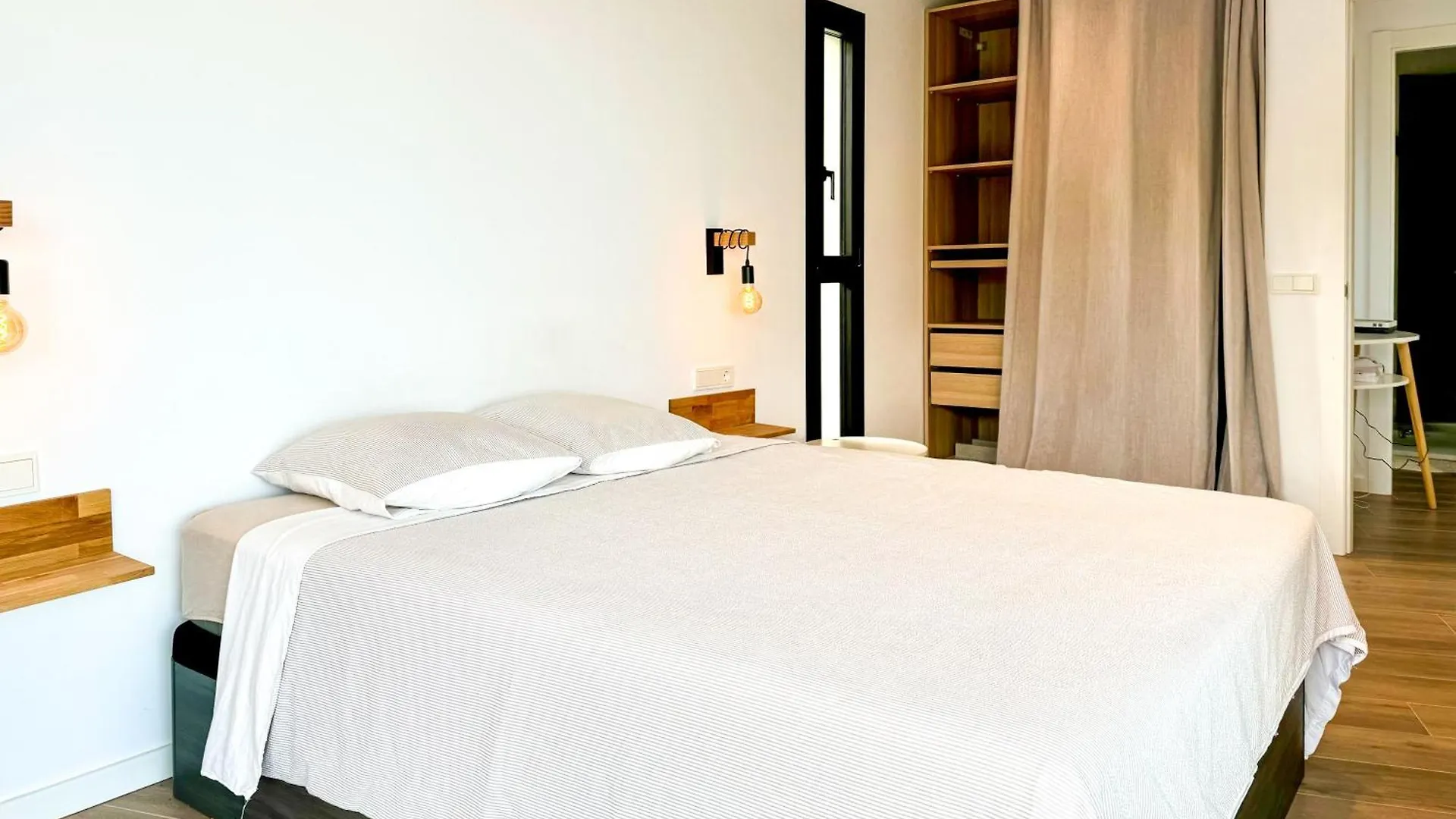 Conill - Espectacular Chalet Moderno Con Piscina Pals